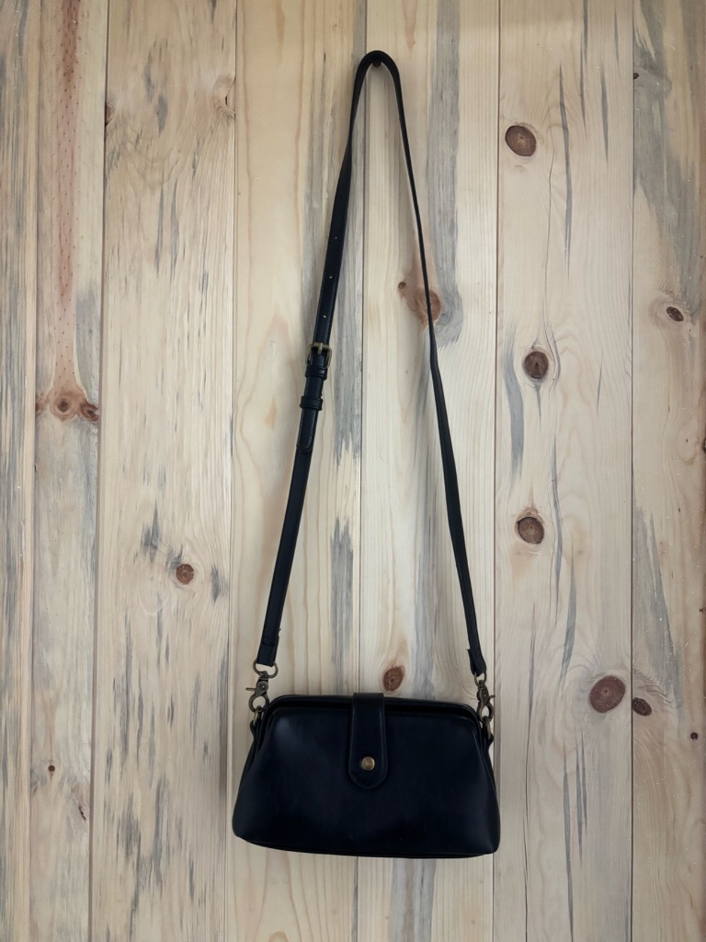 American Vintage Black Leather Crossbody Bag